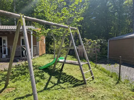 Mobil-home moderne dans la nature d'Auvergne, Chalet 6 personnes à Égliseneuve d'Entraigues - Photo 17