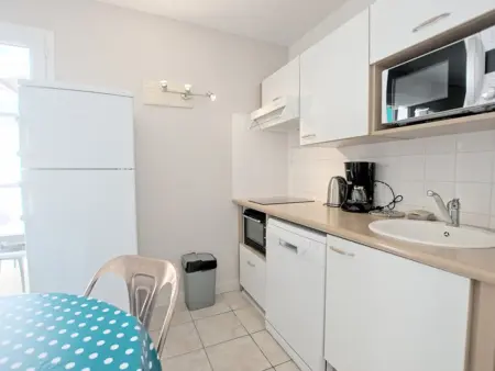 Appartement fonctionnel intra-muros avec cour et garage sécurisé - Photo 1