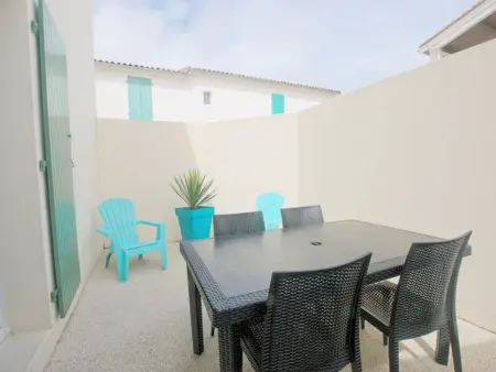 Appartement fonctionnel intra-muros avec cour et garage sécurisé - Photo 10