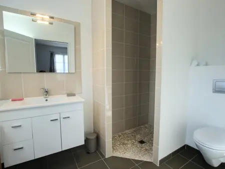 Maison plain-pied avec jardin pour 6 personnes, proche plage - Photo 4