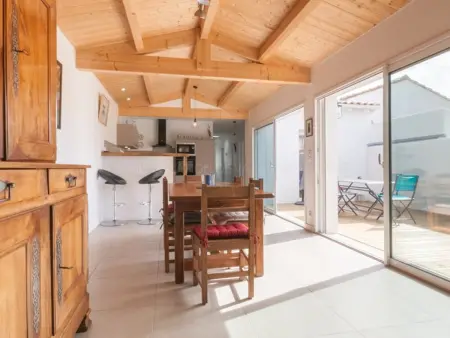 Maison spacieuse à Le Bois-Plage-en-Ré avec terrasse et stationnement - Photo 9