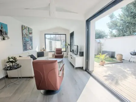 Maison charmante avec WiFi près des plages et pistes cyclables - Photo 6