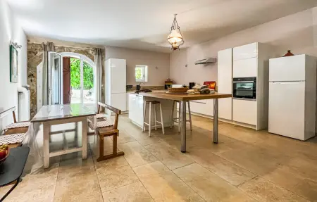 Maison piscine proche Arles, Maison 8 personnes à Tarascon - Photo 5