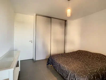 Appartement F2 avec Terrasse, Piscine Commune, Proche Plage - Photo 7