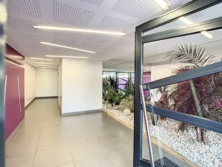 Appartement F2 avec Terrasse, Piscine Commune, Proche Plage - Photo 8
