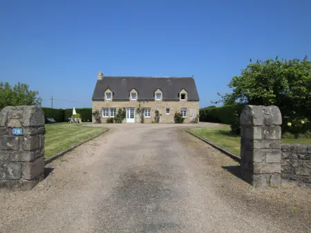 Maison spacieuse à Réville avec grand jardin et parking - Photo 20