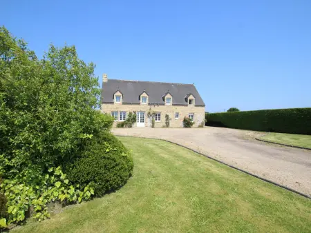 Maison spacieuse à Réville avec grand jardin et parking - Photo 22