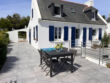 Maison lumineuse avec terrasse sur le port de Sauzon - Photo 1