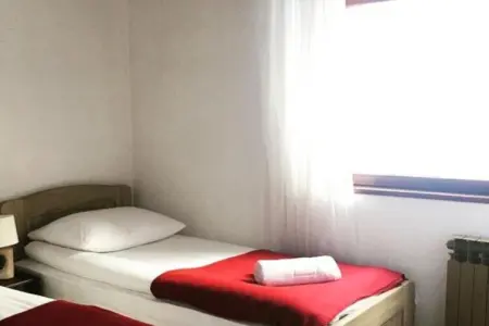Holiday Home with Three Bedrooms and Garden, Holiday Home with Three Bedrooms and Garden - Photo 6
