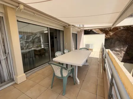 Spacieux appartement climatisé 80m² avec piscine et vue mer à Sète - Photo 2
