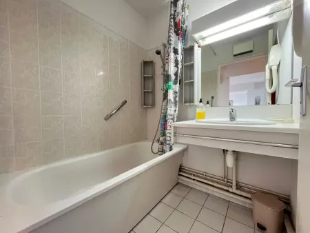 Spacieux appartement climatisé 80m² avec piscine et vue mer à Sète - Photo 8