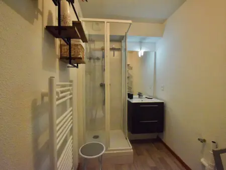 Appartement spacieux proche pistes avec parking privé - Photo 4