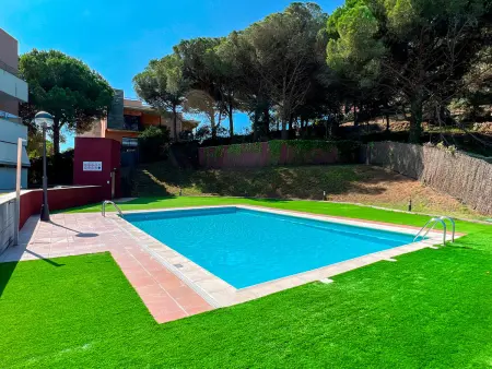 Appartement ensoleillé à Fenals, proche plages, parfait pour familles - Photo 2