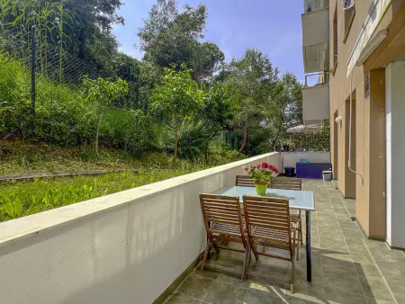 Appartement ensoleillé à Fenals, proche plages, parfait pour familles - Photo 3