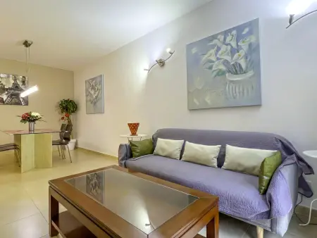Appartement ensoleillé à Fenals, proche plages, parfait pour familles - Photo 5