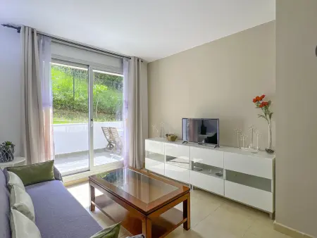 Appartement ensoleillé à Fenals, proche plages, parfait pour familles - Photo 6