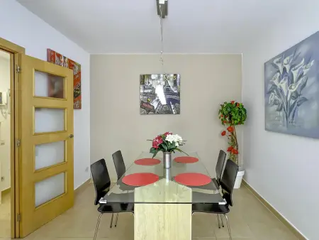 Appartement ensoleillé à Fenals, proche plages, parfait pour familles - Photo 9