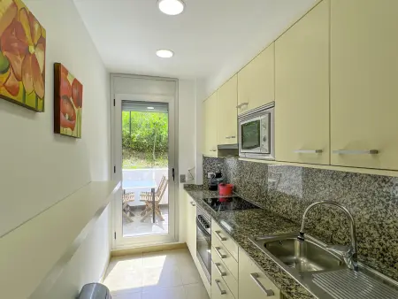 Appartement ensoleillé à Fenals, proche plages, parfait pour familles - Photo 10