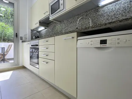Appartement ensoleillé à Fenals, proche plages, parfait pour familles - Photo 11