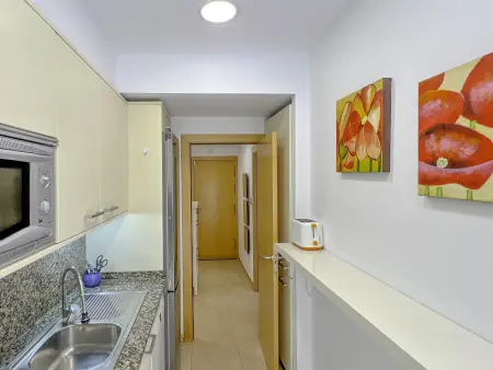 Appartement ensoleillé à Fenals, proche plages, parfait pour familles - Photo 12