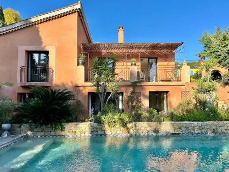 Villa spacieuse à Carqueiranne pour 10 pers, proche mer - Photo 1