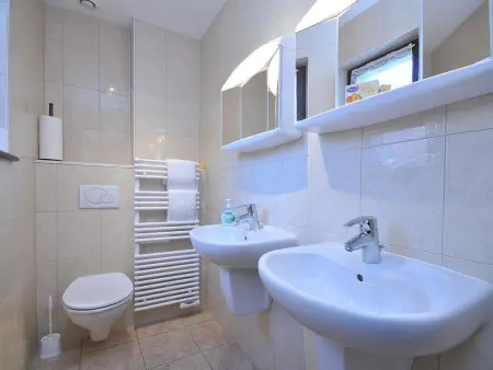 Charmant gîte à Riquewihr avec jardin et parking privé - Photo 22
