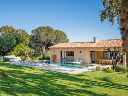 Vue Saint Tropez, Villa design de luxe avec piscine chauffée - Photo 15