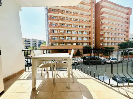 Claudia. Apartamento playa Roses  terraza y confort - Photo 1