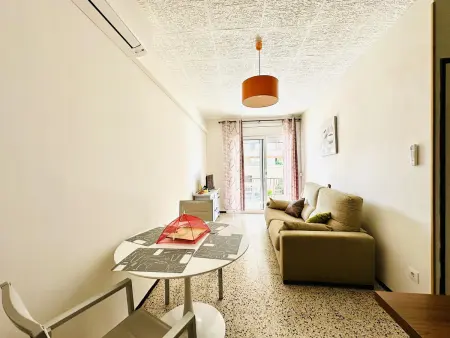 Claudia. Apartamento playa Roses  terraza y confort - Photo 3