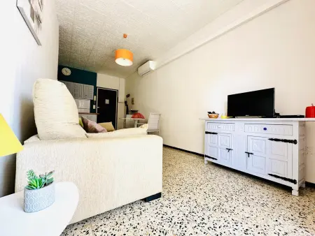 Claudia. Apartamento playa Roses  terraza y confort - Photo 7