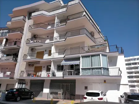 Claudia. Apartamento playa Roses  terraza y confort - Photo 19