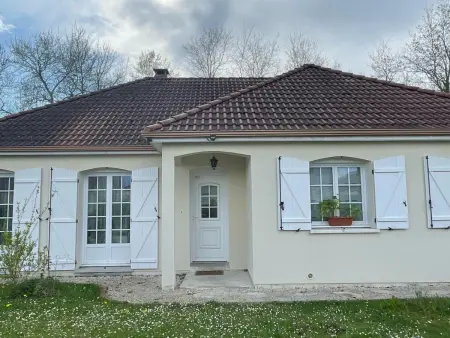 Maison spacieuse près de Troyes avec jardin et animaux acceptés - Photo 1