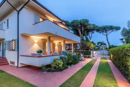 Regina Beach Villa, by the beach in Marina di Piet, Villa à Marina proche plage - Photo 1
