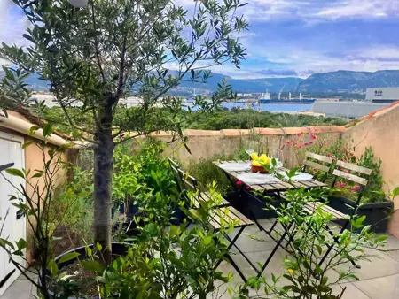 Appartement contemporain à La Seyne-sur-Mer, 30 m², terrasse - Photo 1