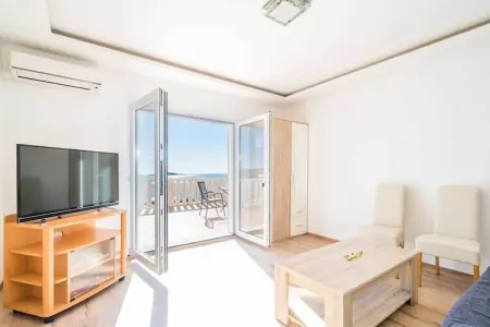 Apartments Marnic Blue Chill-Comfort One Bedroom Apartment  with Balcony and Sea View(A4), Apartments Marnic Blue Chill-Comfort One Bedroom Apartment  with Balcony and Sea View(A4) - Photo 1