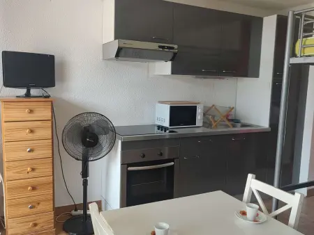 Studio en rdc avec terrasse fleurie et accès espace aquatique - Photo 1