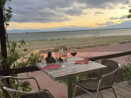 Studio en rdc avec terrasse fleurie et accès espace aquatique - Photo 8