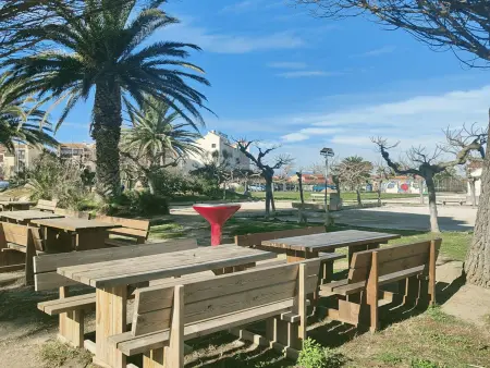 Studio en rdc avec terrasse fleurie et accès espace aquatique - Photo 9