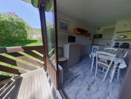Studio lumineux avec loggia et parking aux Rousses - Photo 2