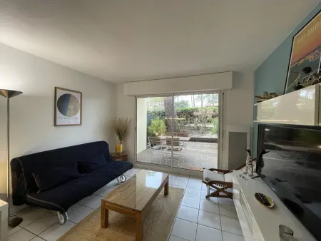 Agréable T2 avec piscine et parking dans résidence - Photo 2