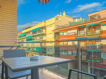 Appartement rénové avec terrasse, proche plage et parking - Photo 2