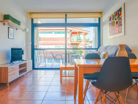 Appartement rénové avec terrasse, proche plage et parking - Photo 3