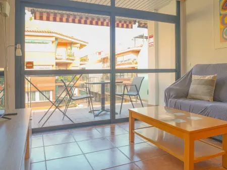 Appartement rénové avec terrasse, proche plage et parking - Photo 4