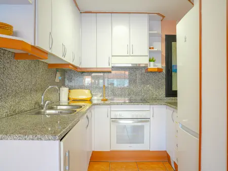 Appartement rénové avec terrasse, proche plage et parking - Photo 8