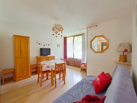 Studio lumineux avec loggia proche village des Rousses - Photo 3