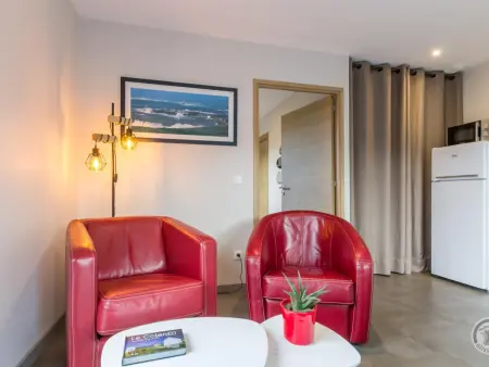 Maison Plain-Pied avec Terrasse et Parking à Barneville-Carteret - Photo 7