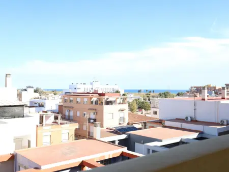 Grand appartement 3 chambres, grande terrasse, clim, à 600m de la plage - Photo 8