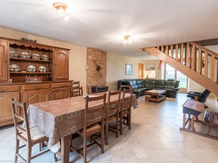 Maison spacieuse près de Vesoul avec cheminée, idéale pour familles - Photo 3