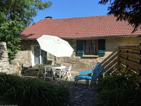 Gîte paisible dans une ancienne ferme avec WIFI et parking à Saint-Bresson - Photo 16