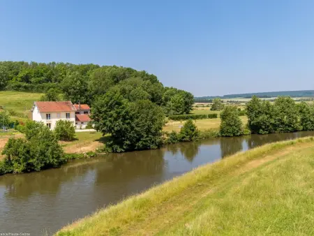Gîte du Pêcheur isolé avec grande capacité près de la Saône - Photo 4